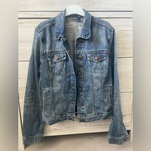 Gap women’s 1969 denim jacket